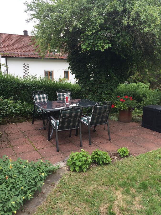 Ferienwohnung Im Gruenen Illschwang المظهر الخارجي الصورة